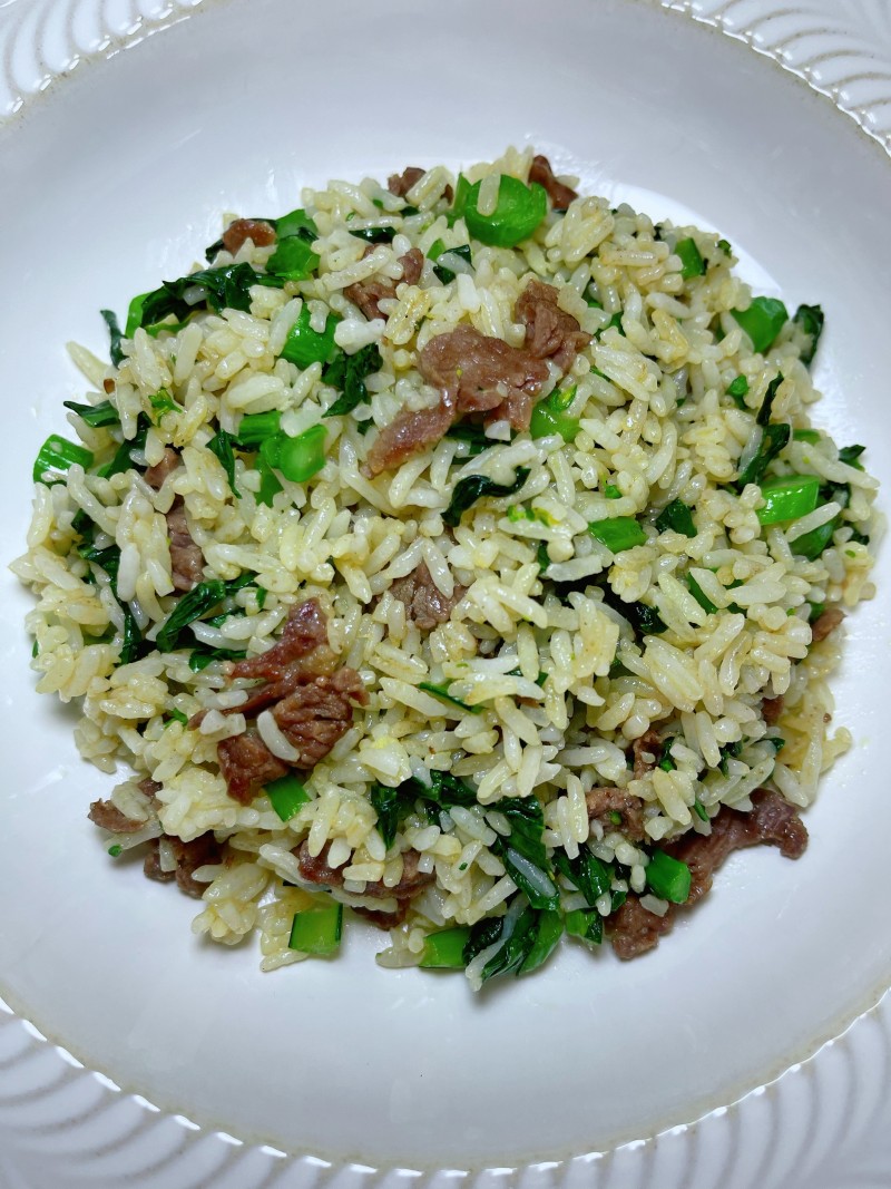 Steps to Make Stir-fried Rice with Beef and Chinese Greens