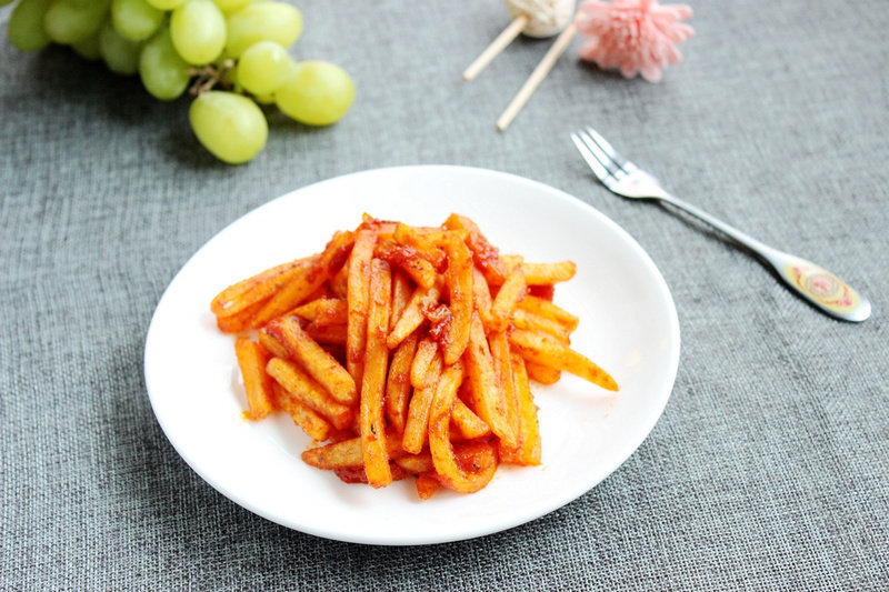 Basil Tomato Sauce French Fries