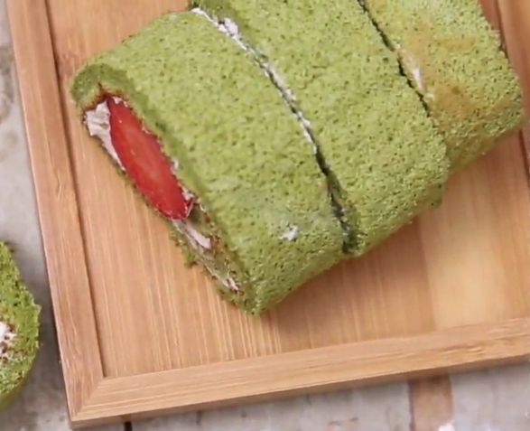 Green Tea Strawberry Cake Roll