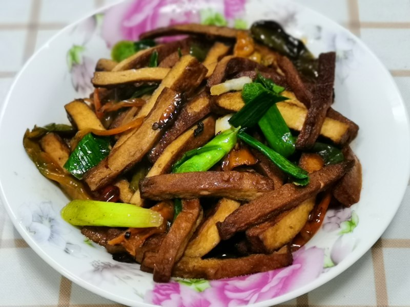 Spicy Garlic Chives Stir-fried Dried Tofu