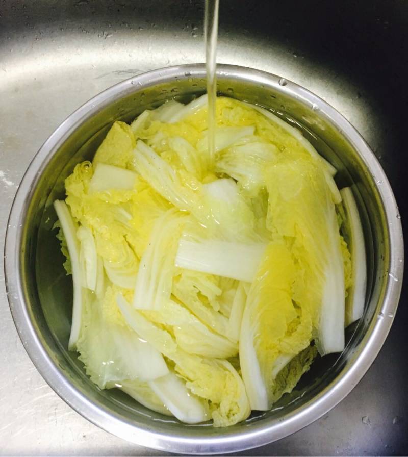 Step-by-Step Instructions for Steamed Cabbage with Garlic and Vermicelli