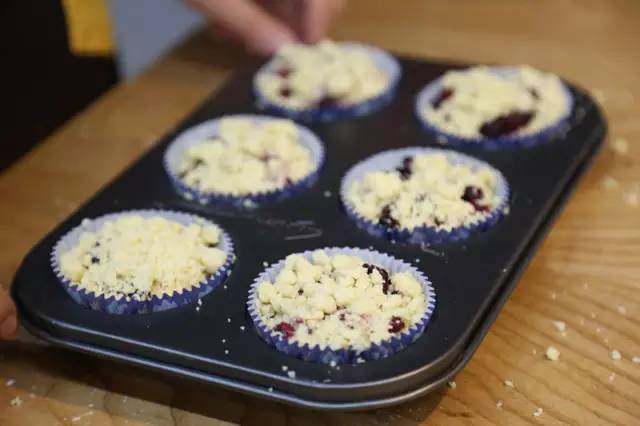 Step-by-Step Instructions for Sweet Crumb Muffin Cake Recipe by daogrs