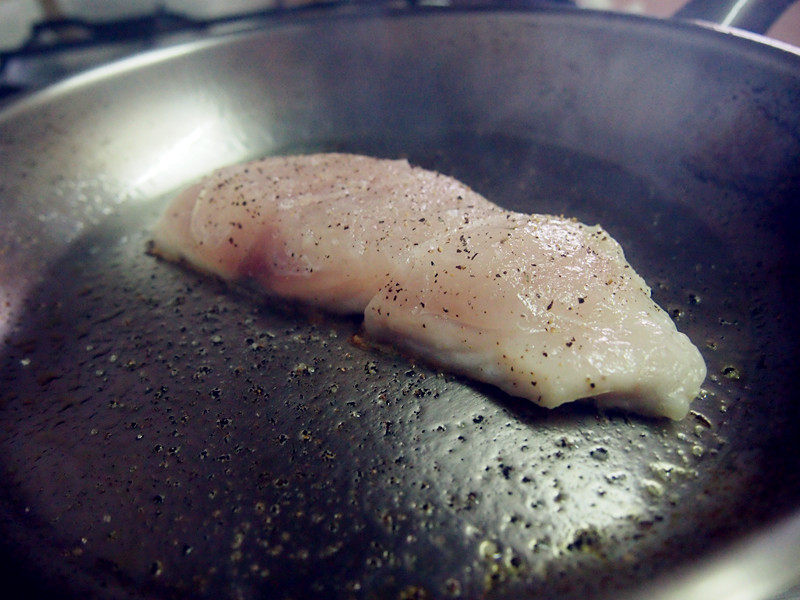 Steps for Making Crispy Sea Bream Fillet with Japanese Salad