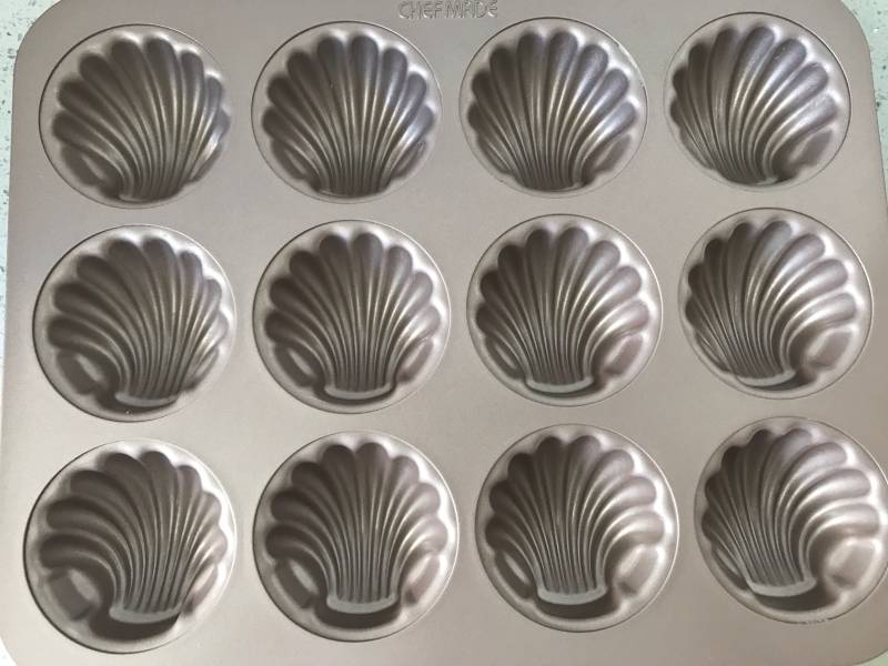 Steps to Make Oreo Madeleines