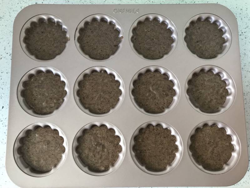 Steps to Make Oreo Madeleines