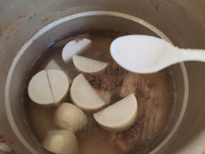 Steps for Braised Radish with Dragon Bones