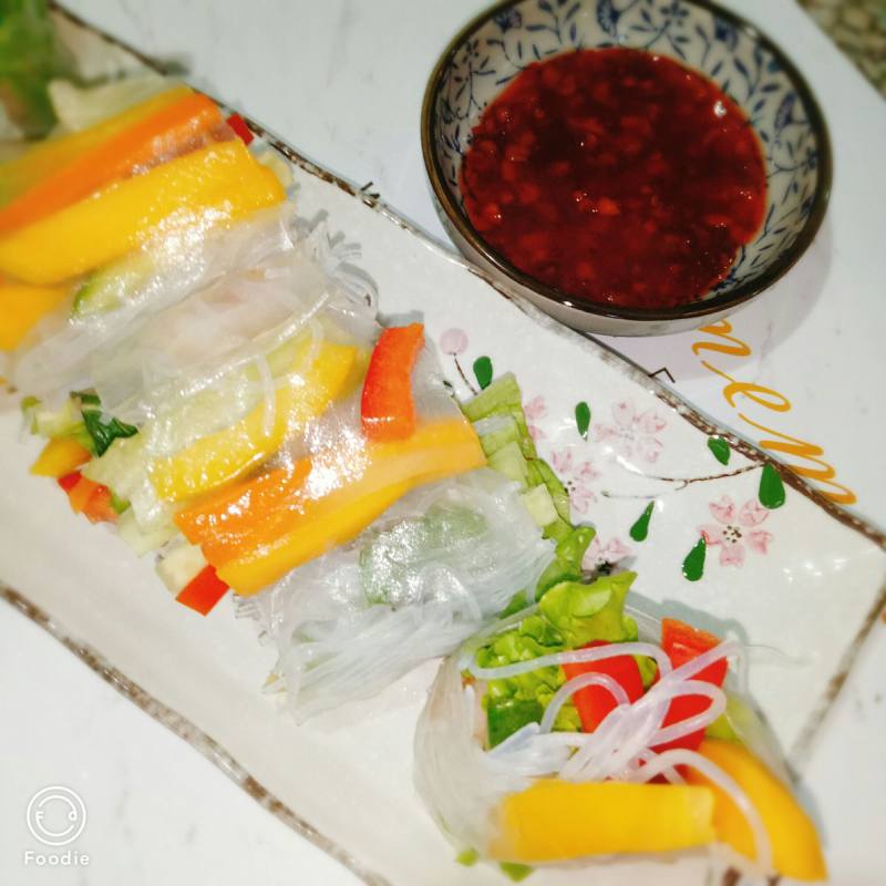 Steps for Making Vietnamese Shrimp Rolls