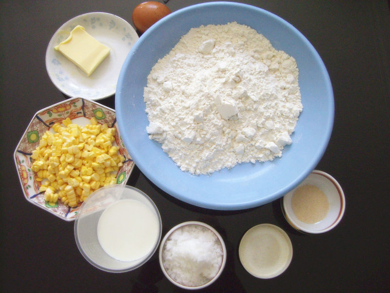 Steps for Making Corn Bread Rolls with Milk Flavor