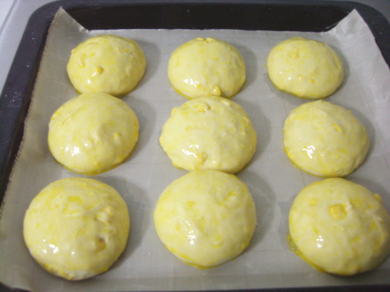 Steps for Making Corn Bread Rolls with Milk Flavor