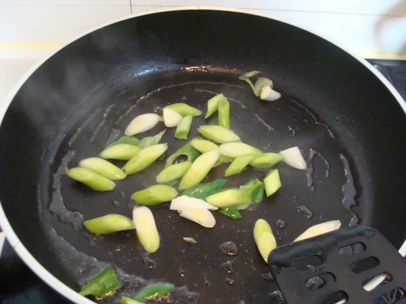 Steps for Making Green Onion Beef