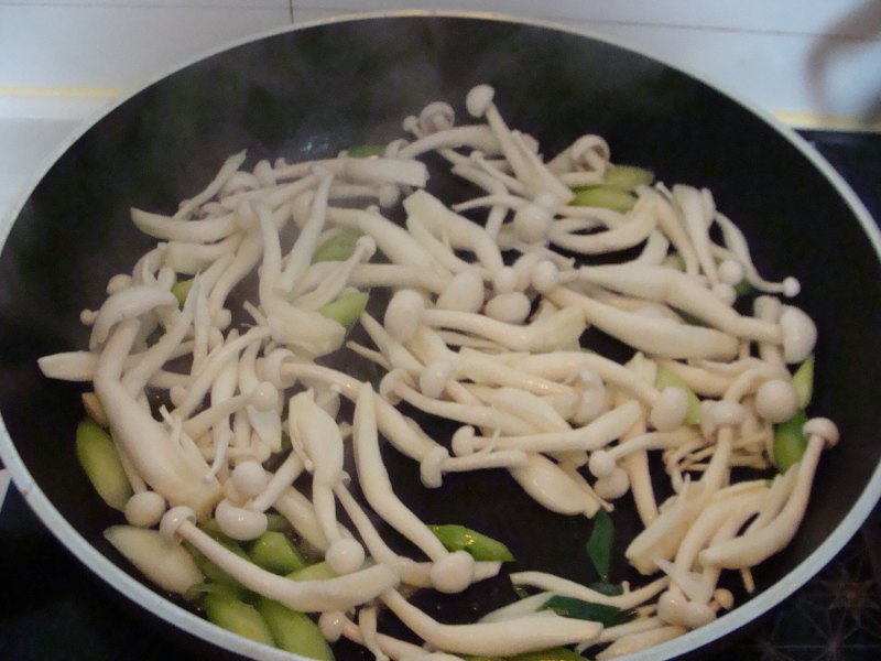 Steps for Making Green Onion Beef