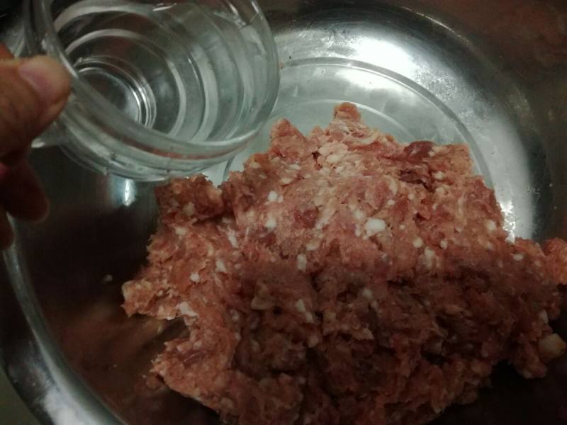 Steps for Making Black Pepper Crispy Sausage