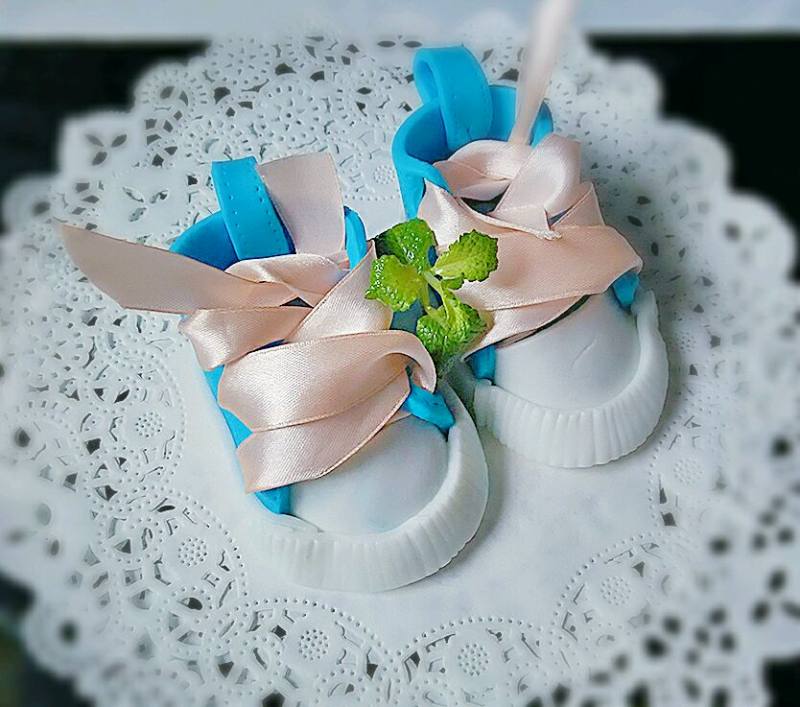 Fondant Baby Shoes Making Steps