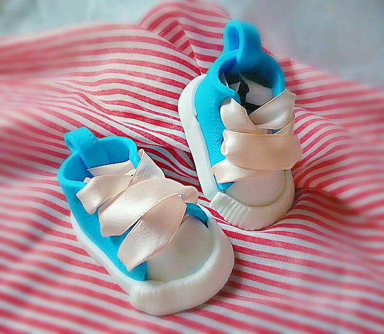 Fondant Baby Shoes Making Steps