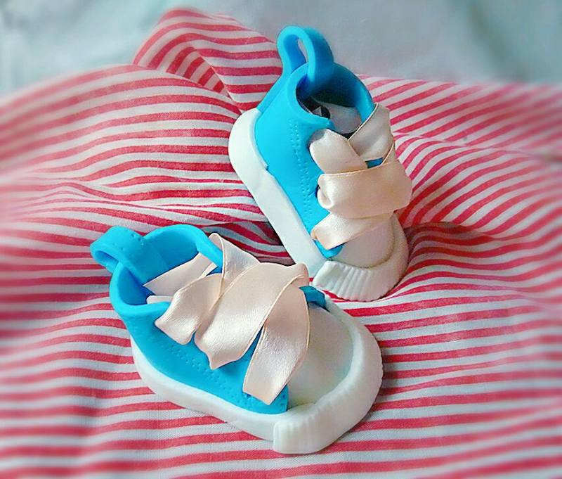 Fondant Baby Shoes Making Steps