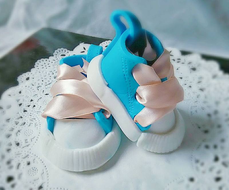 Fondant Baby Shoes Making Steps