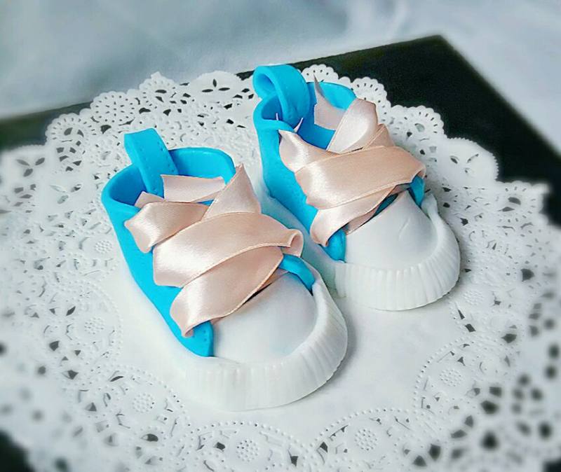 Fondant Baby Shoes Making Steps