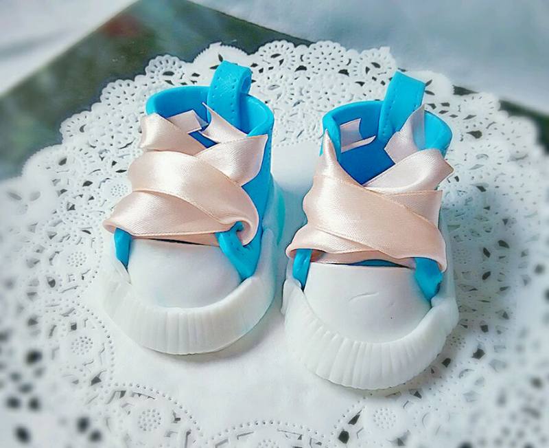 Fondant Baby Shoes Making Steps