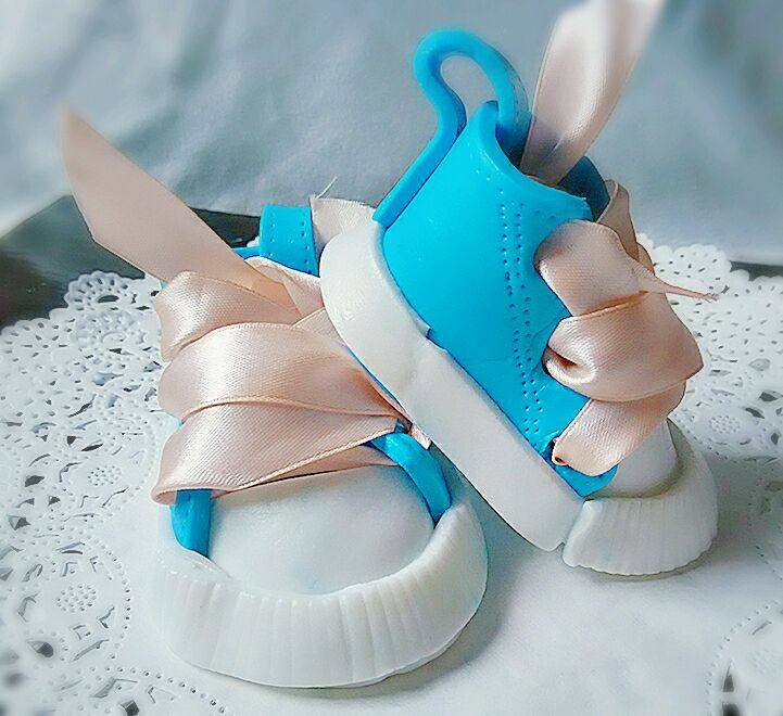 Fondant Baby Shoes Making Steps