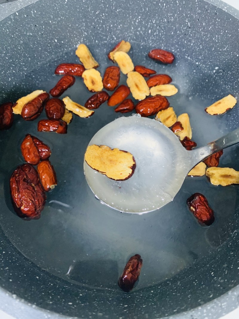 Steps for Making Red Date and Goji Berry Snow Swallow