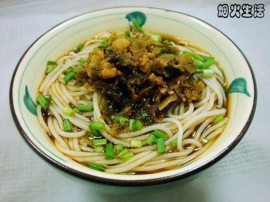 Steps for Making Sour and Spicy Rice Noodles