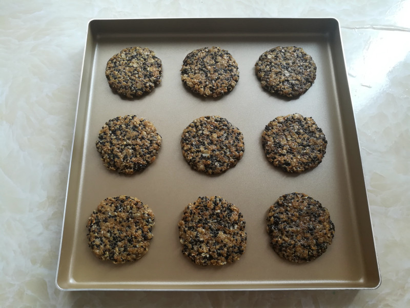 Steps for Making Red Sugar Oatmeal Cookies