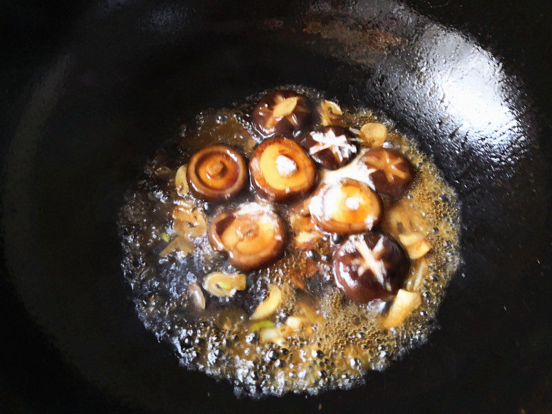 Steps for Cooking Oilseed Rape with Shiitake Mushrooms