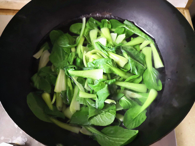 Steps for Cooking Oilseed Rape with Shiitake Mushrooms