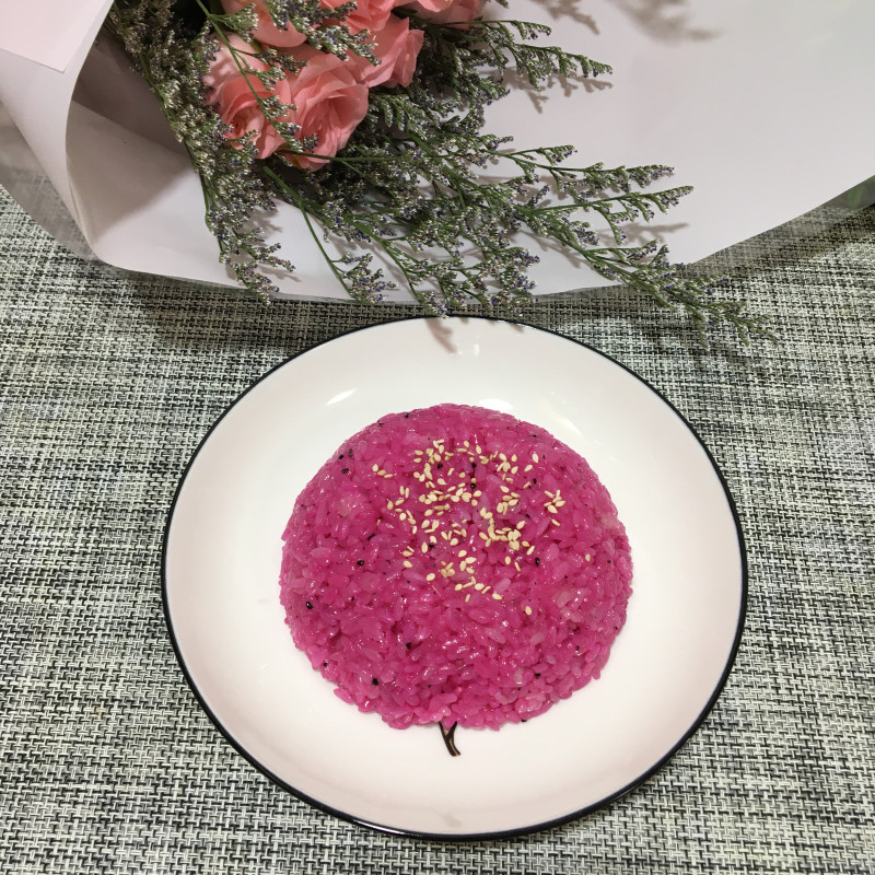 Dragon Fruit Juice Mixed with Sticky Rice