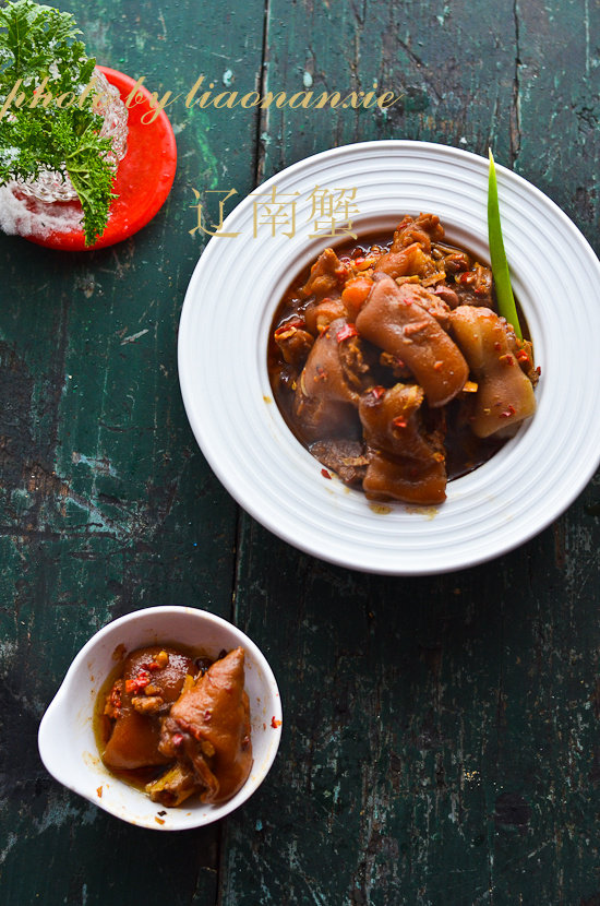 Spicy Pork Trotters with Chopped Pepper