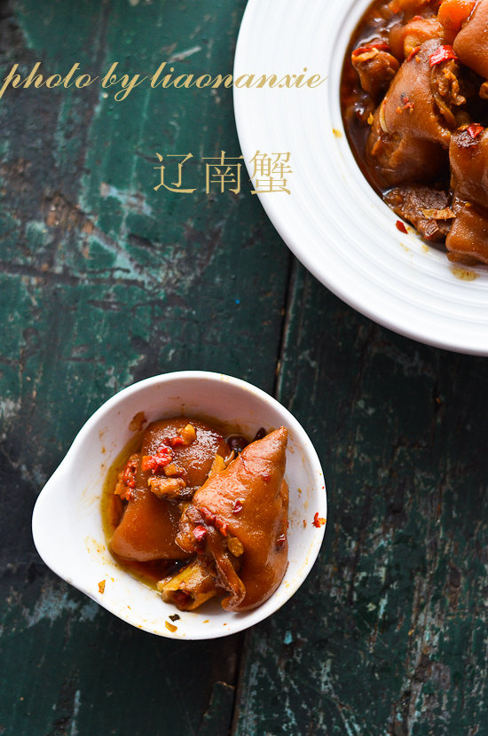 Spicy Pork Trotters with Chopped Pepper