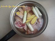 Steps for Cooking Spicy Pork Trotters with Chopped Pepper