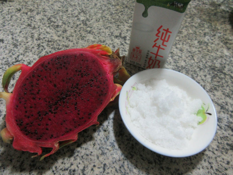 Steps for Making Milk Dragon Fruit Popsicle