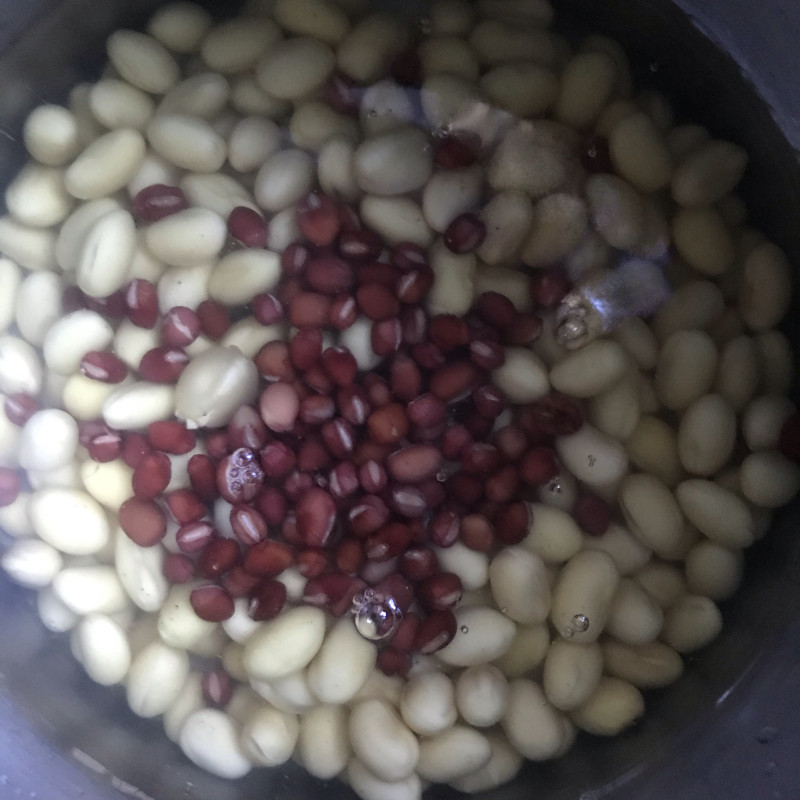 Steps for Making Soybean Red Bean Milk