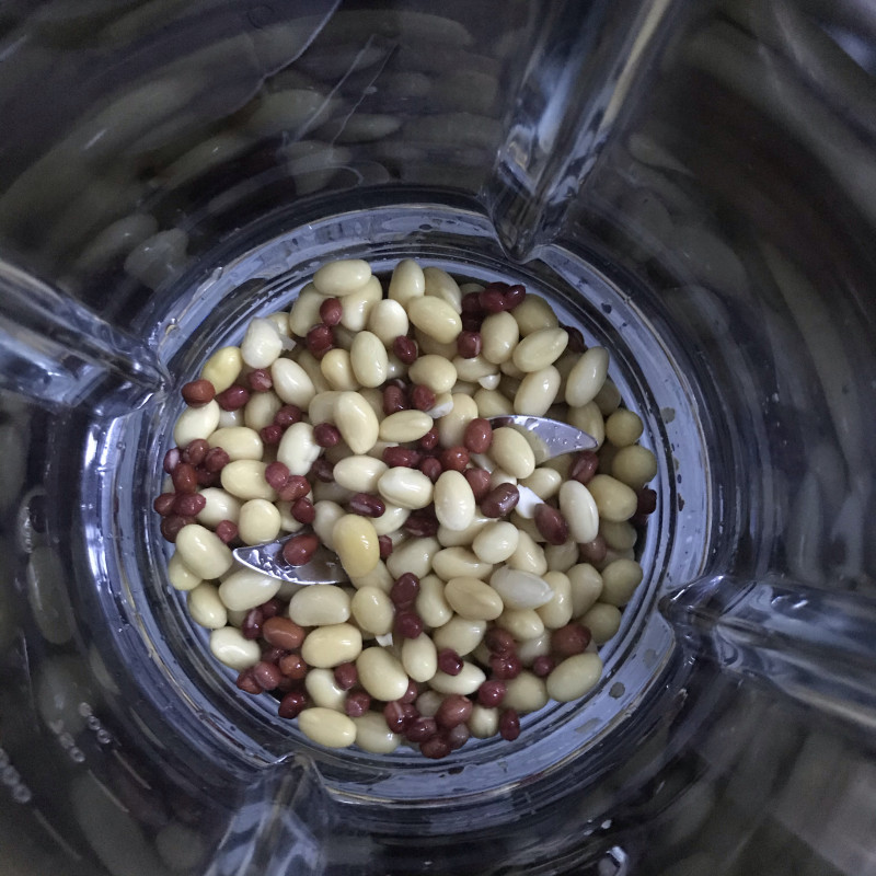 Steps for Making Soybean Red Bean Milk