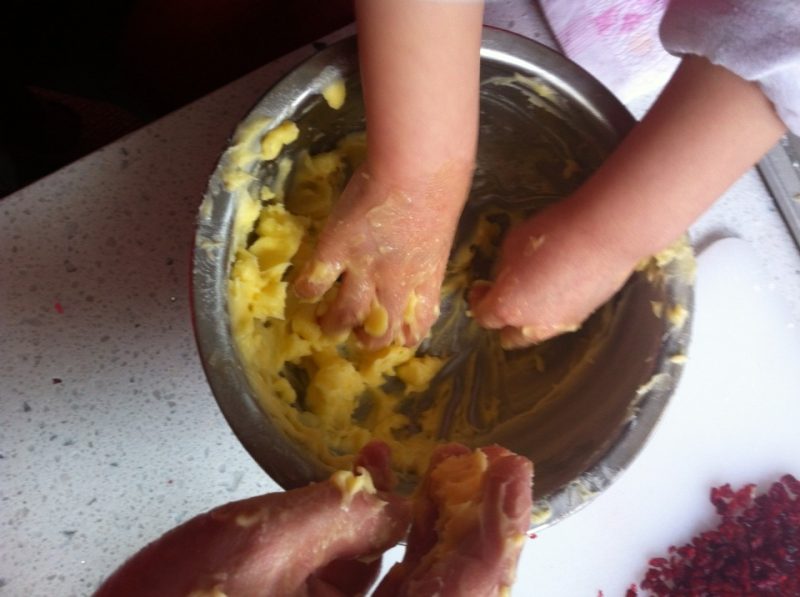 Step-by-Step Process of Making Cranberry Cookies (Mildly Sweet)