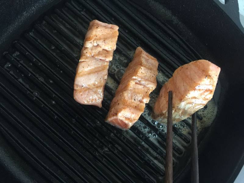 Pan-fried Salmon Steps