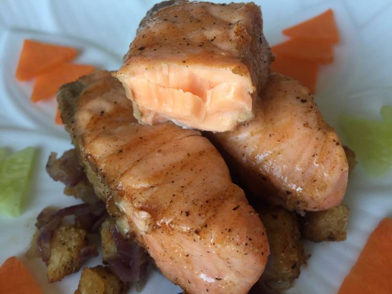 Pan-fried Salmon Steps