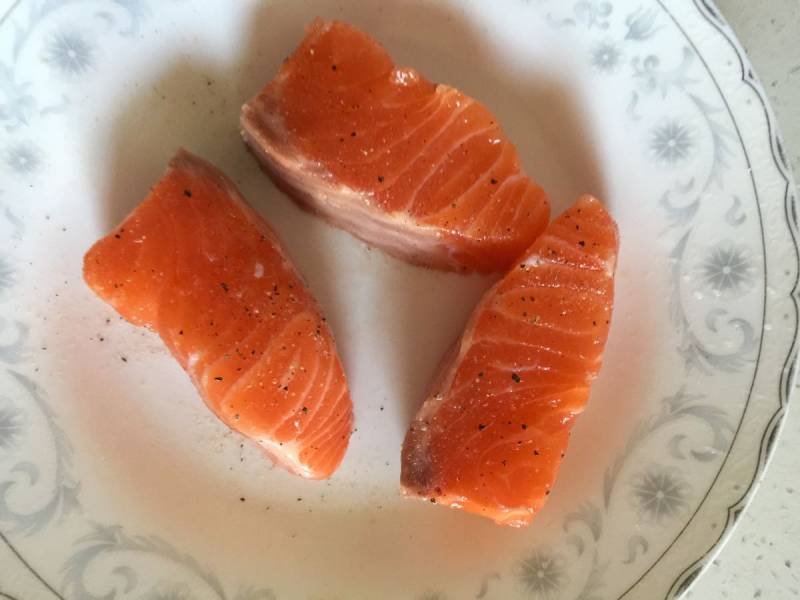 Pan-fried Salmon Steps