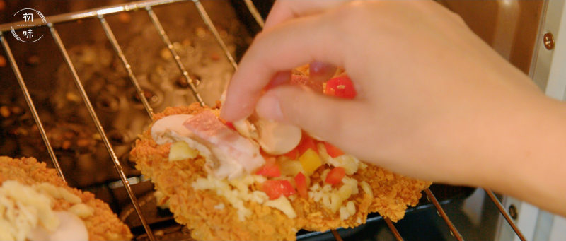 Step-by-Step Instructions for Making Viral Potato Chip Fried Chicken Pizza