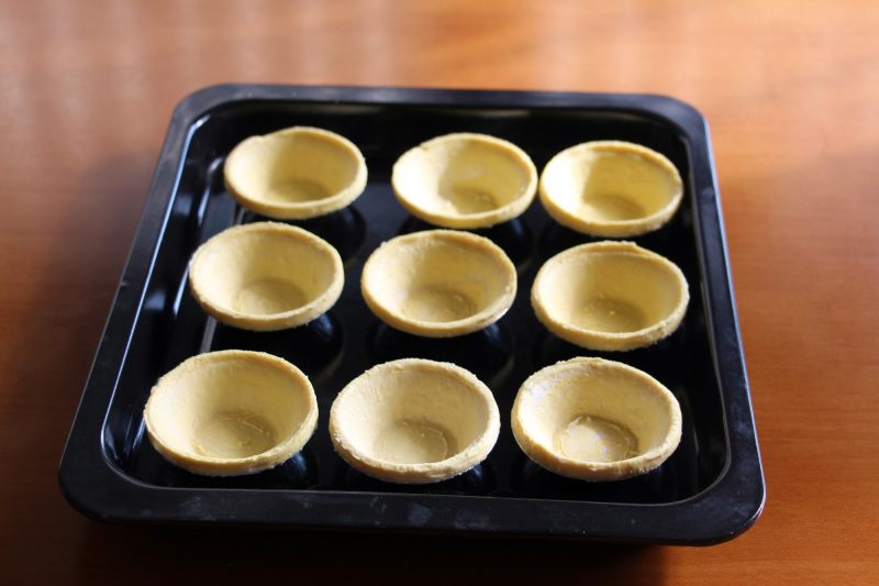 Steps for Making Winter Dessert: Baked Egg Tarts