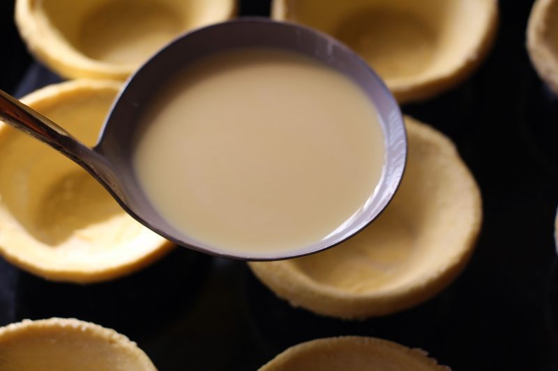 Steps for Making Winter Dessert: Baked Egg Tarts