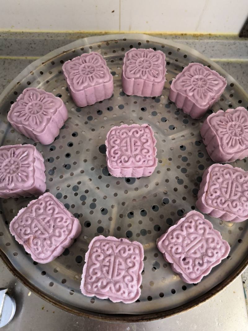 Steps for Making Purple Sweet Potato Red Bean Cake