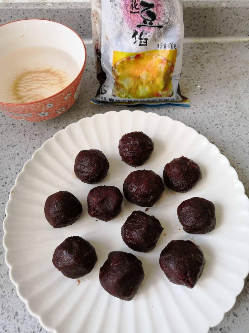 Steps for Making Purple Sweet Potato Red Bean Cake