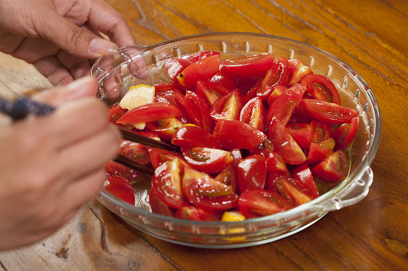 Steps for Cooking Oil and Vinegar Tomatoes