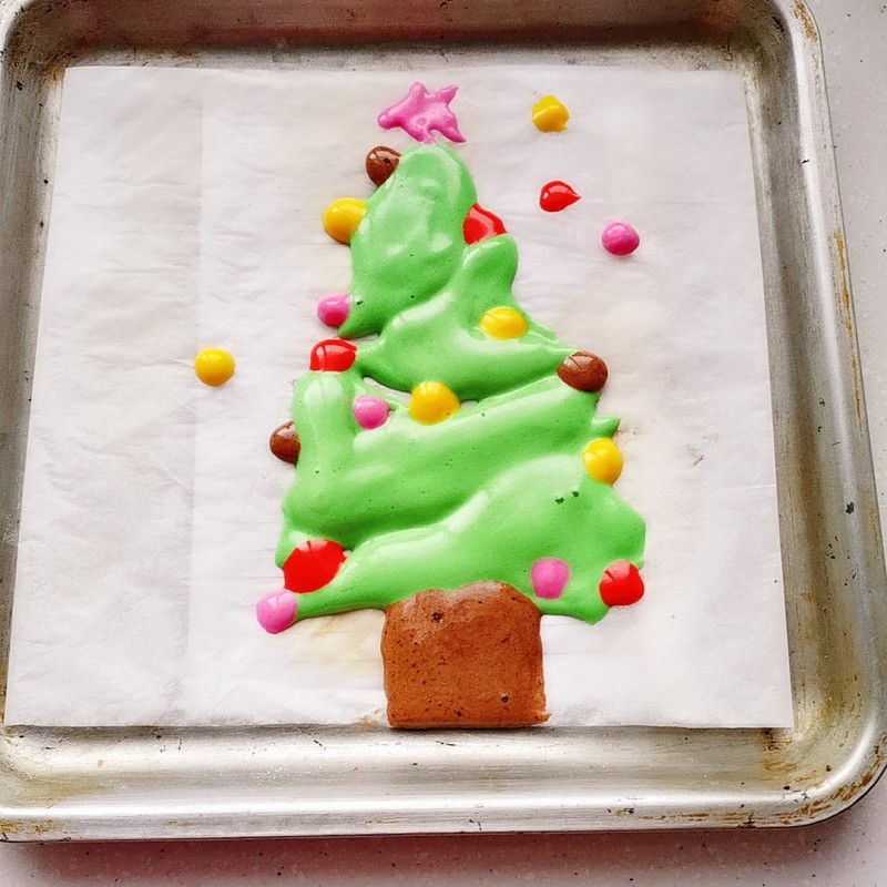 Steps for Making Christmas Tree Cake Roll