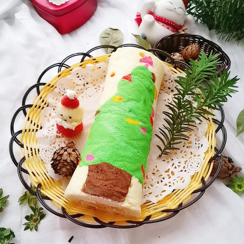 Steps for Making Christmas Tree Cake Roll