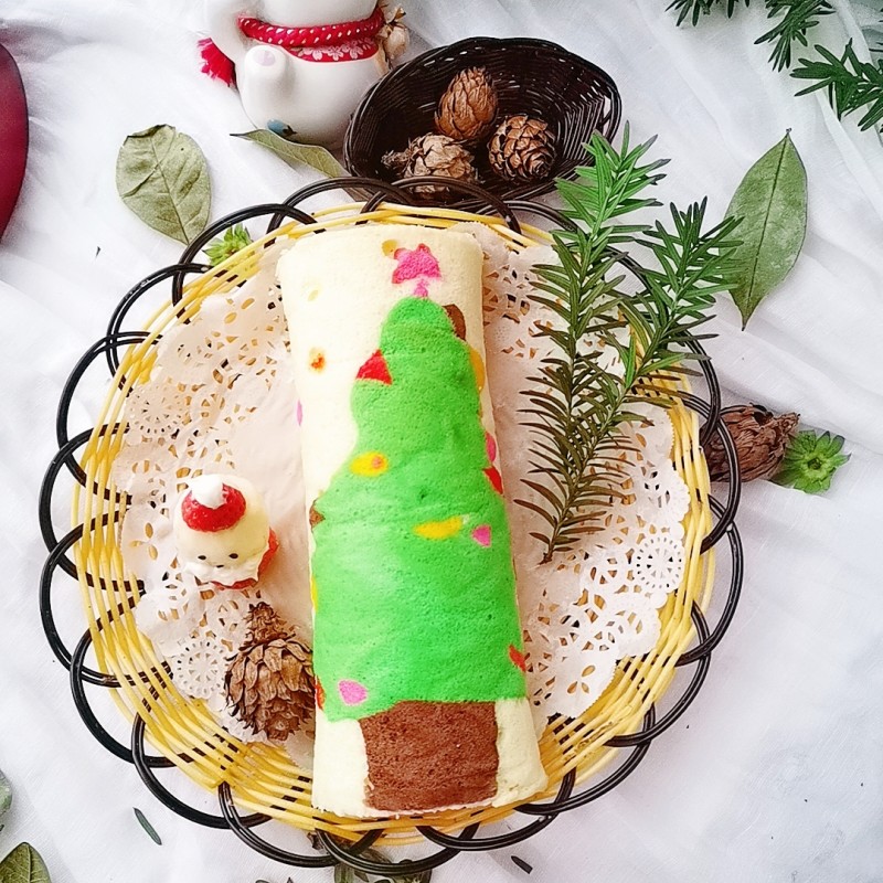 Steps for Making Christmas Tree Cake Roll