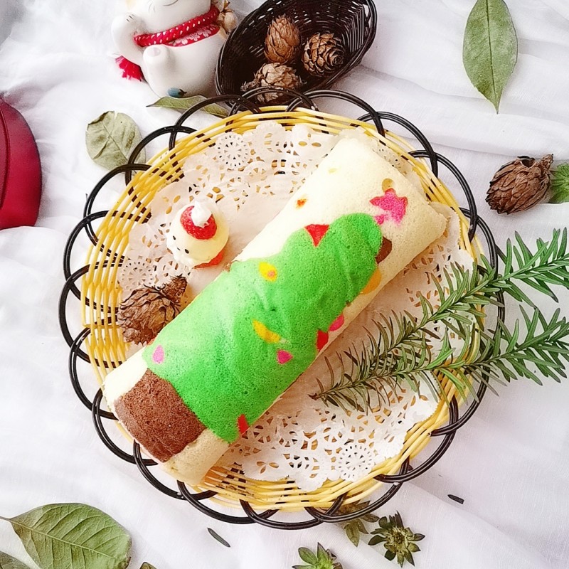 Steps for Making Christmas Tree Cake Roll