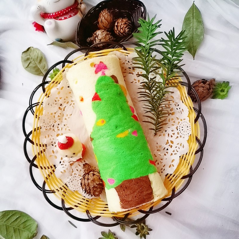 Steps for Making Christmas Tree Cake Roll